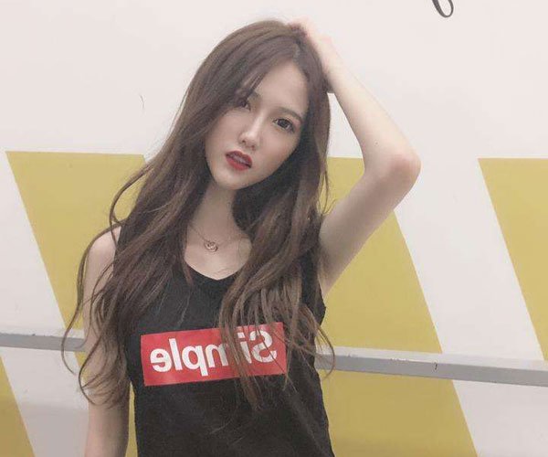 �ݡӣ�Ҳ�����Ƶ�¼� ���˵��ֶοɲ������ٸ߶�һЩ