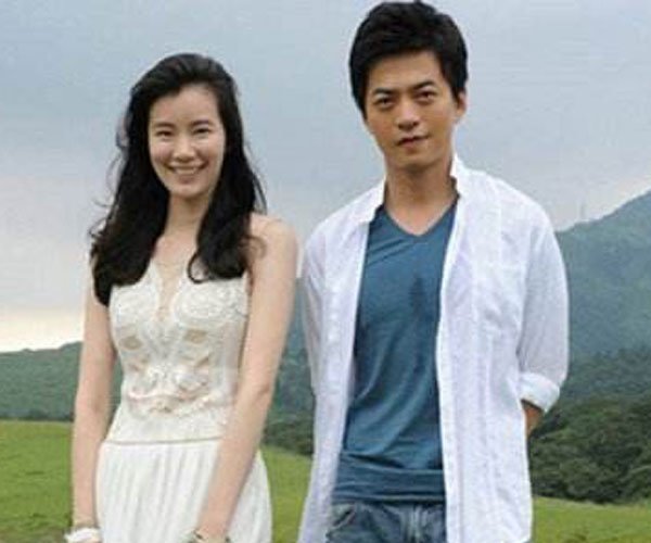 �������˭ �Ǹ�ѧ����Ů��С��