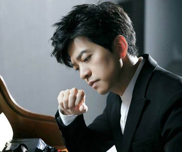 �������˭ �Ǹ�ѧ����Ů��С��