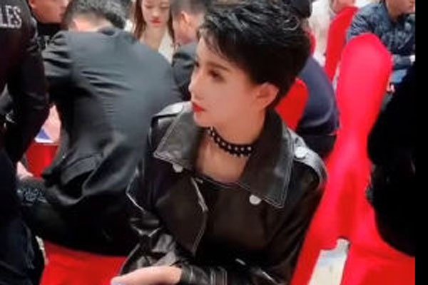 ���ְ���Ϫ���� ֱ��ֻ��Ϊ�����Լ�����������϶��Ǽٵ�