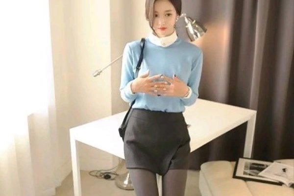 ������ĸ������� ������������Ůģ��