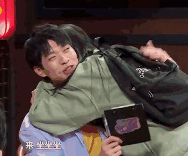 κ��ѫ͵�����ݶ�� һ�������ϵ�Ů�ˣ�