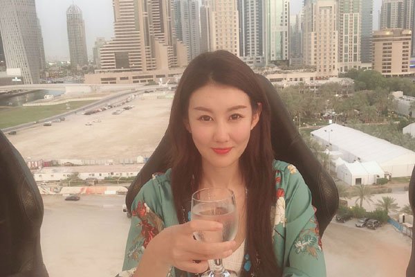 王宝强的新女友是谁叫什么 人家不承认媒体一直在找证据