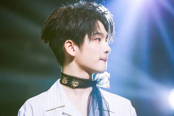 �������Ա����龭�� �͵�Ů�ѻ����к������