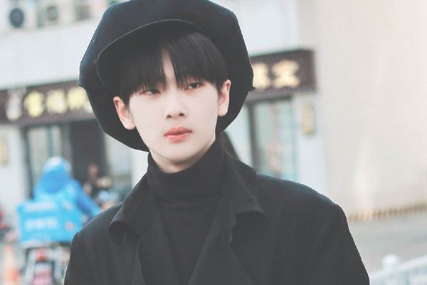 �������Ա����龭�� �͵�Ů�ѻ����к������