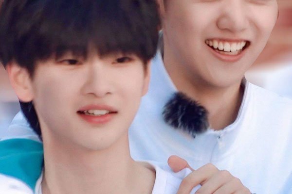 �������Ա����龭�� �͵�Ů�ѻ����к������