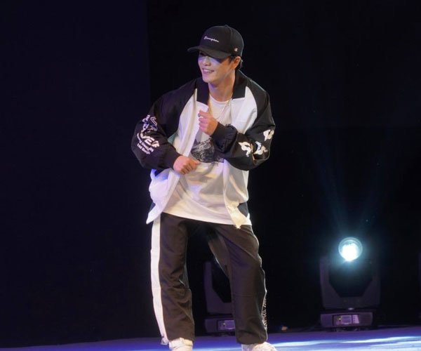 ����ǽ���������zaki�������� ��ô˧����ô��������