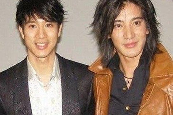 ����͢�������Ѱͼ׺������˶Ա���˭��˧ �������һ����˵