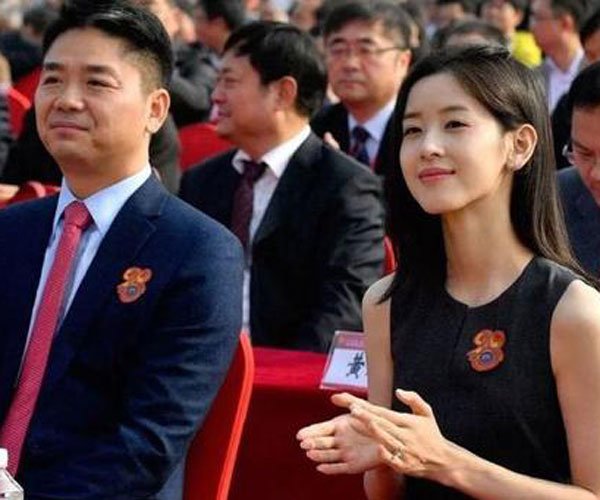 �����츸�����Ͼ��׸� ��������ǿ����Ȼ�Ǹ���ɫ��Ů��