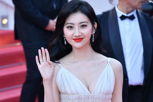 ��������ж�� V������䵽�˼�