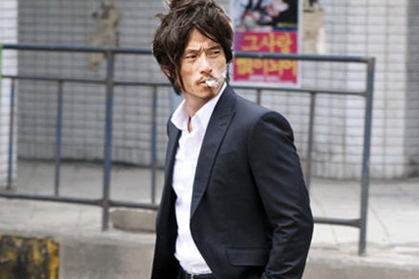 现在的网红犀利哥怎么样了 生活依然困苦