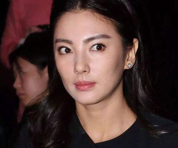 张雨绮的素颜照有自信才有这个勇气吧 走红网