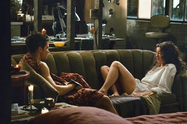 爱情与灵药安妮海瑟薇130分钟未删减 故事剧情结局圆满