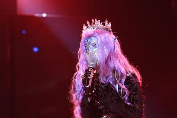 �ܻ������泪����һ�� ����̫ͻ����һ���Ӿ��ϳ���