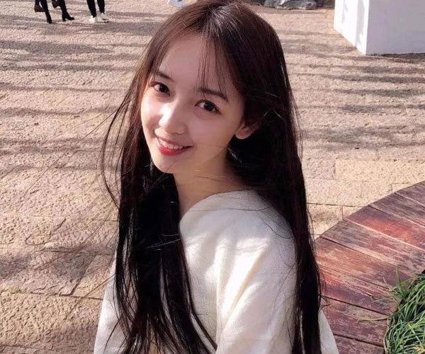 吴亦凡承认秦牛正威恋情 说不是蹭热度有人信吗