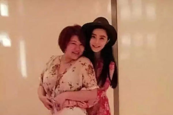 杨天真家庭背景被深扒 富豪捧红那么多人都离开了吗