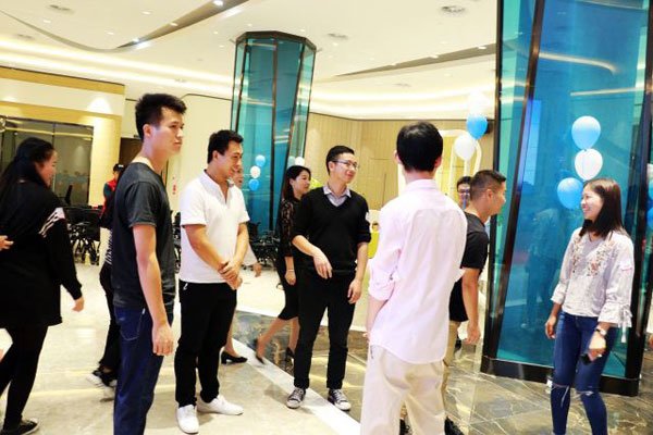 ��Լ������ļٵ� ���Ž����ѵ����ʵ��ȴ��Լ��