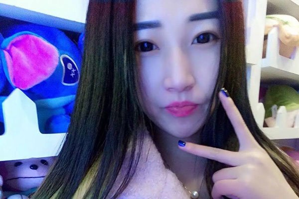 炫迈妹儿3年前发生什么 被骂公家车互撕怎么回事