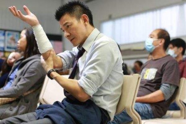 ����Ϊʲô����ϲ��ȥ���� ���»������ﰤ��˭����ȥ