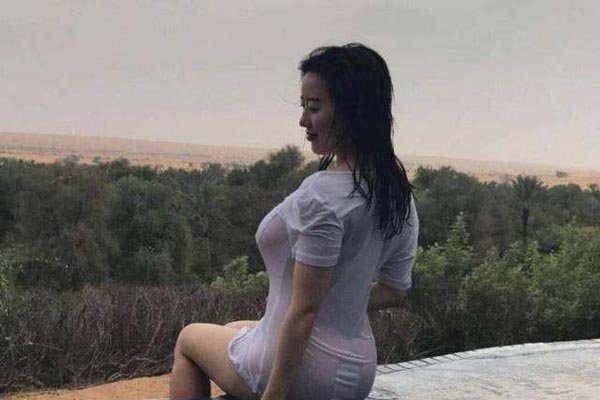 �����˽��С��Ƶ ����ǿ������ɫ�����Ƕ��⳴��