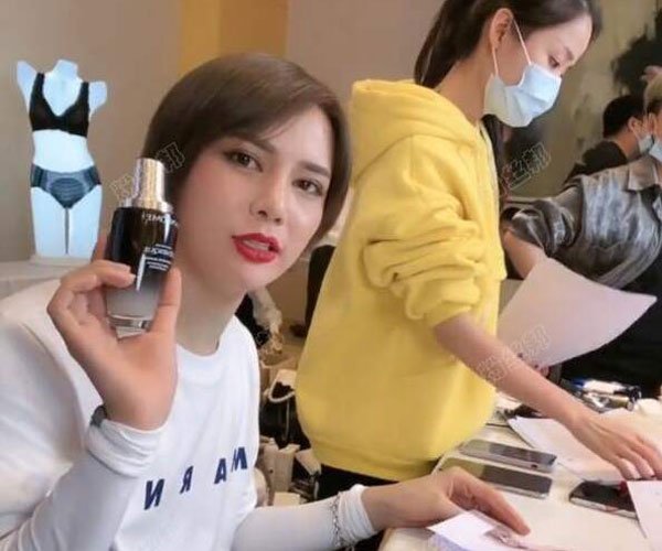 ʱʫ�������� ����ֵ��Ů�����Ķ���