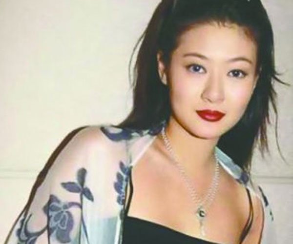 曹查理与陈宝莲30分钟 猥琐形象深入人心难翻身