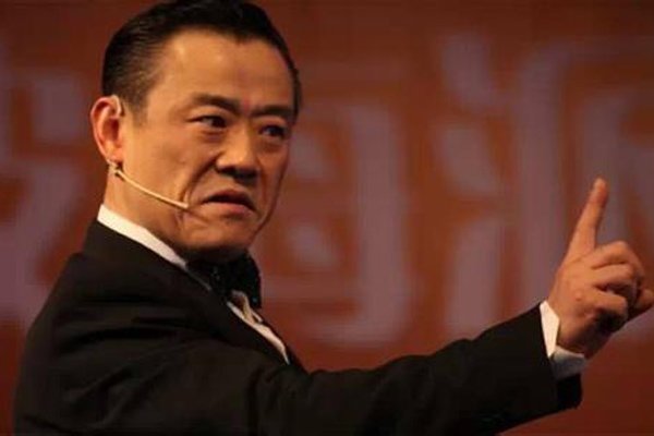 周立波为什么身败名裂 不少事情违法还违背道德