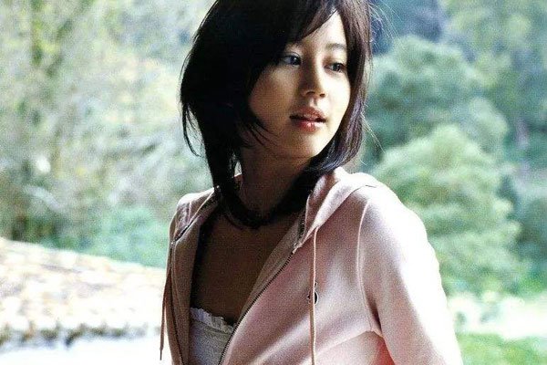 ι�̽���˭ Ϊ�˳�������չʾĸ��