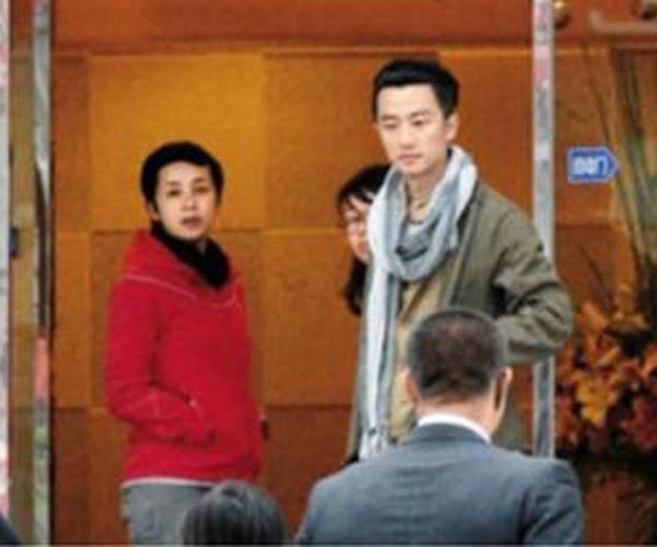 蒋雯丽和黄(huáng)轩分手原因 姐弟恋一起在酒店的照片