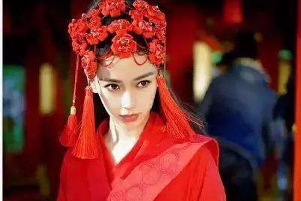 ����������˶����� ���������е���ɭ���ߵ���������Ļ