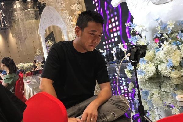 ��С�ߺ�ǮС�ѵ�ì���ַ� ��Я��֮�󷴲��㵱�汳