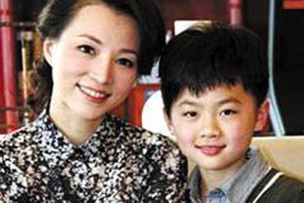 董卿儿子国籍 把儿子变成美国人上更好的学校