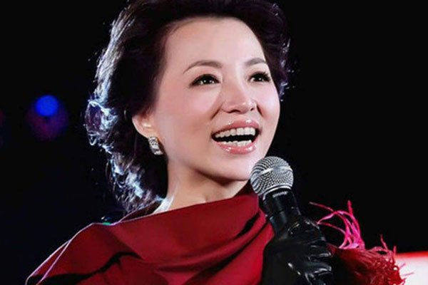 董卿国籍事件 人家没曝光是怎么知道这个消息