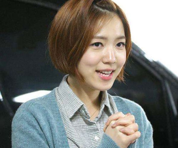 刘花英上衣滑落gif被施了魔咒的女人