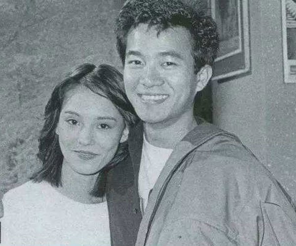 �̾��������¼��ÿֲ� ���Ů�˲���һ������������