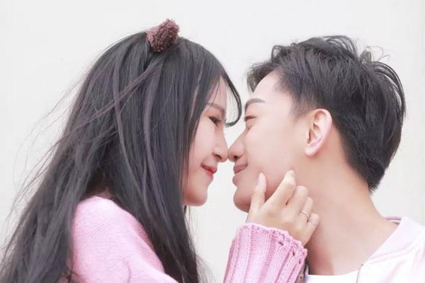 ��θ��è���ú�˭���� ���ٺ���ʲô��ϵ����û��