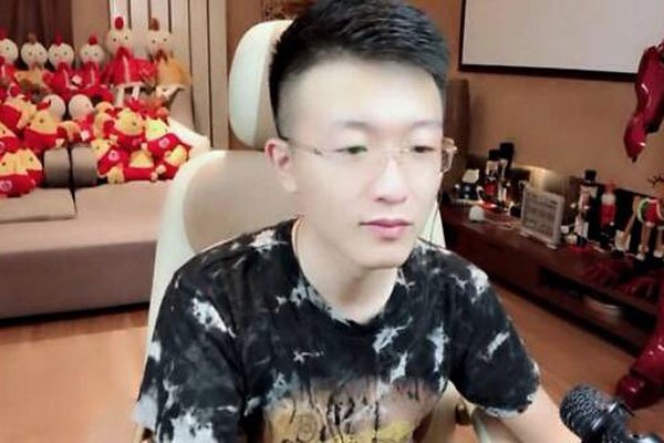 流氓三金最近怎么不直播了 没了神豪的标签谁关注他