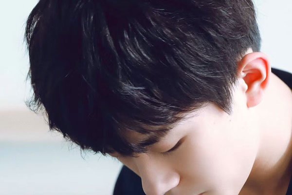 易烊千玺很大凸了出来 身材那么好成为了姐姐心头好