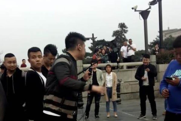 ����ľɭĻ���ϰ�˭ �������1000�����˿ʵ������