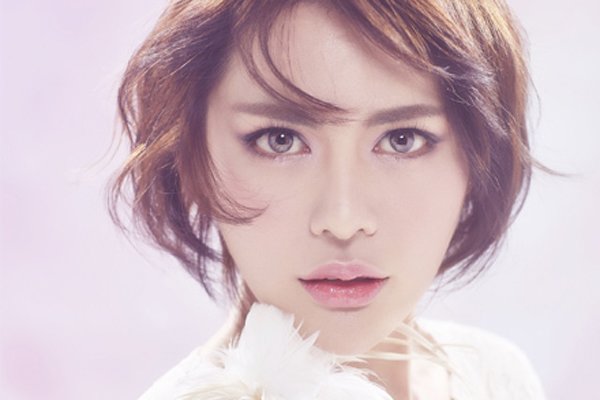 时诗是男是女 外表是一个女人本人是一个男人