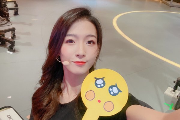 腾讯nba直播雪儿穿丝袜了丝袜修饰着纤细的大长腿