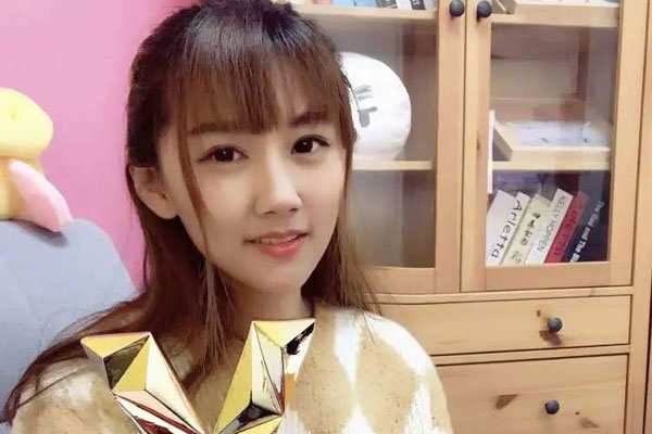 张翔玲为什么叫小苍名字好听好记要不然怎么出名