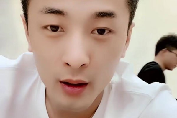 ������ǰ���һ�λ�������� �ٵ�û��ǰ�޺ʹ�Ů��һ˵