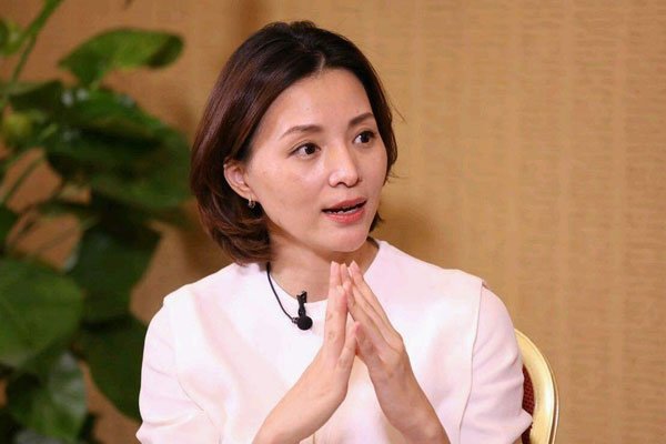 董卿美国产子回应 她要做什么你拦得住?