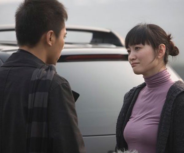 李小冉奶真大无人驾驶 只要够劲事业线是可以挤出来的