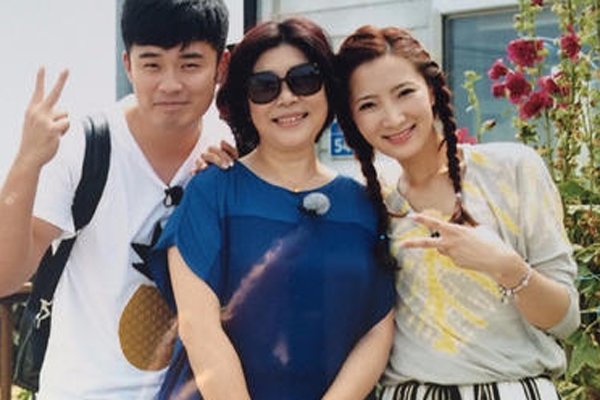 �º�д����溵ĳ�΢�� ������溵�΢����Ȼ��ɾ��