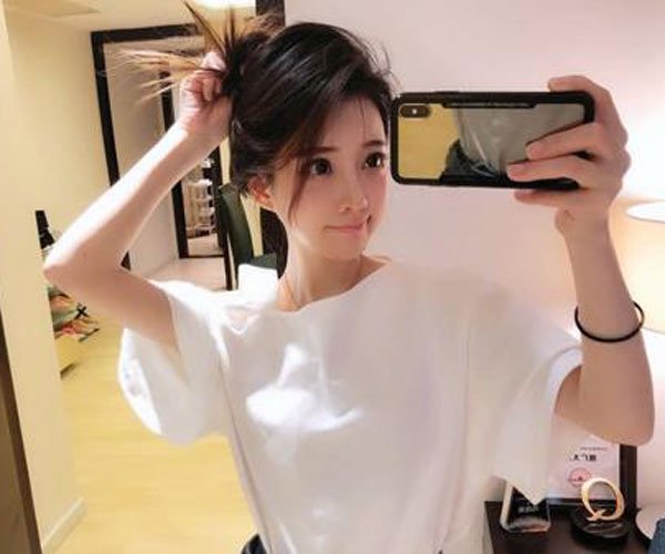 冯提莫不雅照真实吗 已成斗鱼过去式在自我炒作吗