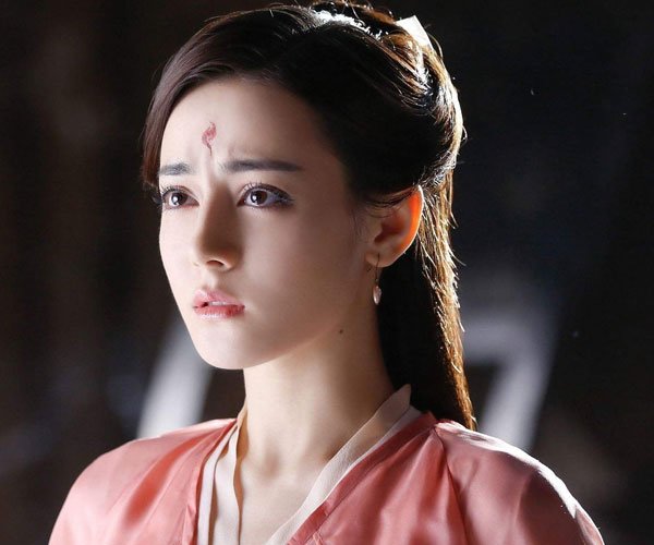 迪丽热巴18张不宜照片 瓜友表示可不可以换个套路