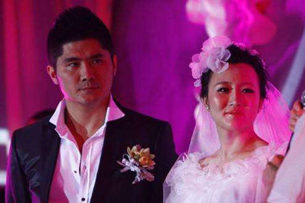 潘阳为什么离了婚结婚之后的潘阳也没有在过多的出现在娱乐圈的视线中