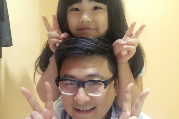 王诗龄喊农村娃事件 两个从来没有见过的小朋友